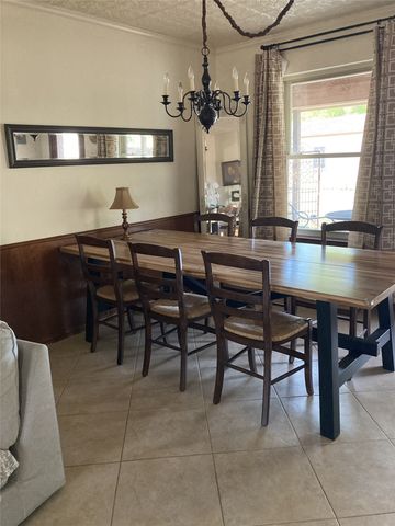 700 Aqua Vista Drive, Granbury, TX 76049
