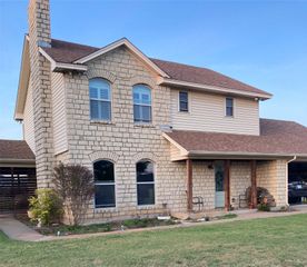700 Aqua Vista Drive, Granbury, TX 76049