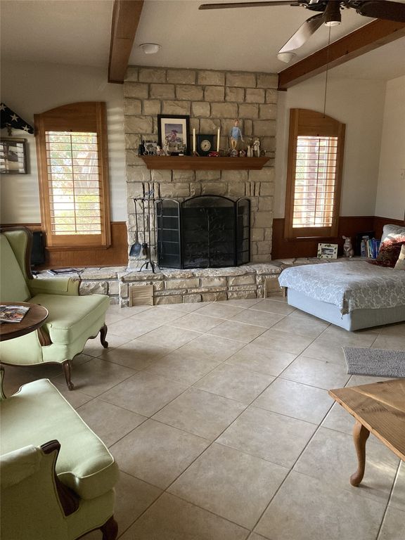 700 Aqua Vista Drive, Granbury, TX 76049 — photo 5