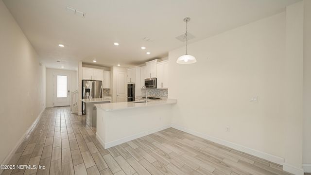 211 CLIFTON BAY LP, St. Johns, FL 32259