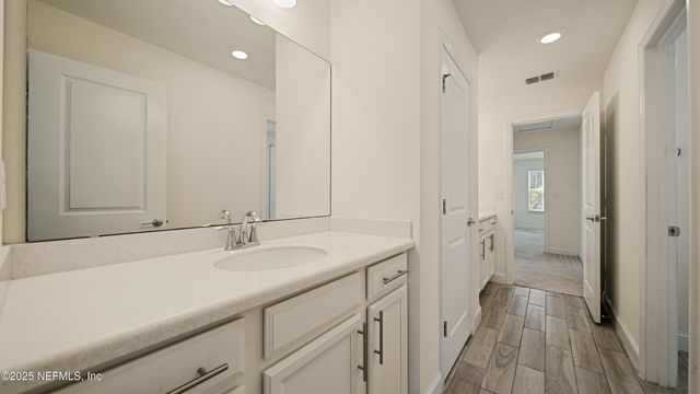 211 CLIFTON BAY LP, St. Johns, FL 32259