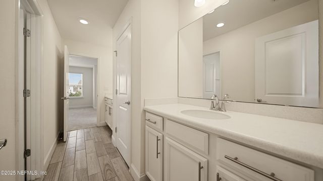 211 CLIFTON BAY LP, St. Johns, FL 32259