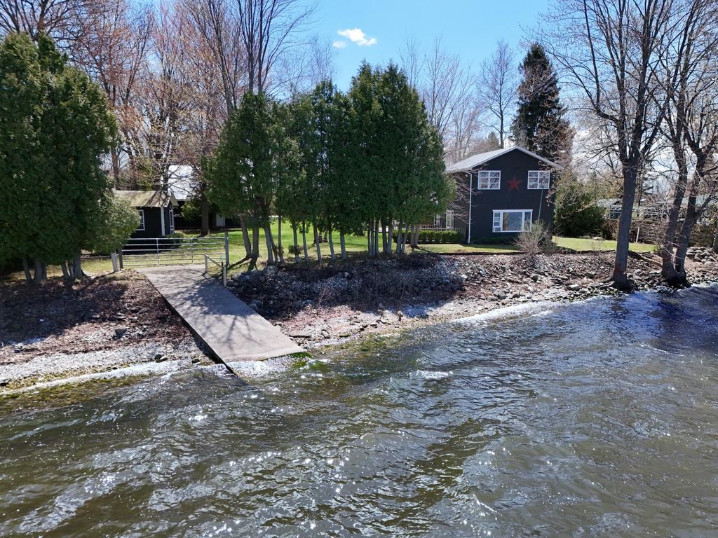 31 Leo Drive, Swanton, VT 05488