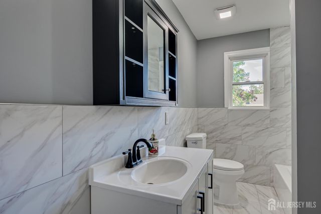 704 Wood Avenue, Colonia, NJ 07067