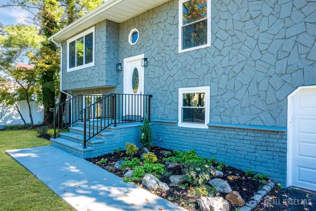 704 Wood Avenue, Colonia, NJ 07067