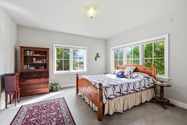 8417 S Windmill Rd, Spokane, WA 99223