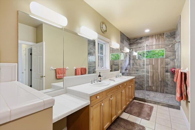 8417 S Windmill Rd, Spokane, WA 99223