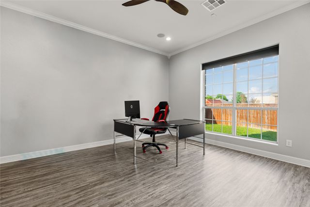 937 Queen Elizabeth Drive, Mcgregor, TX 76657
