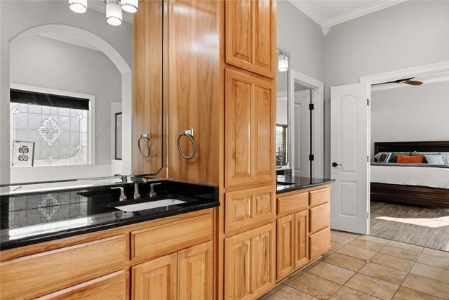937 Queen Elizabeth Drive, Mcgregor, TX 76657