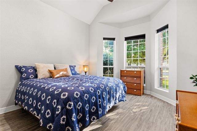 937 Queen Elizabeth Drive, Mcgregor, TX 76657