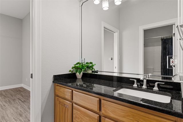 937 Queen Elizabeth Drive, Mcgregor, TX 76657