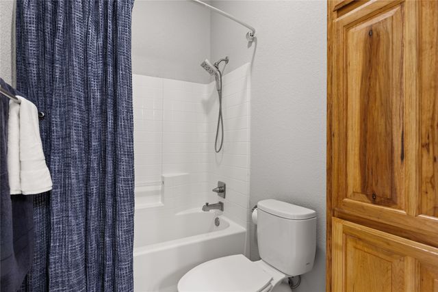 937 Queen Elizabeth Drive, Mcgregor, TX 76657