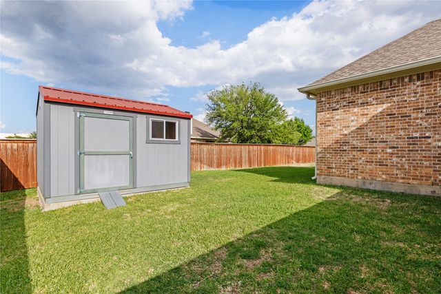 937 Queen Elizabeth Drive, Mcgregor, TX 76657