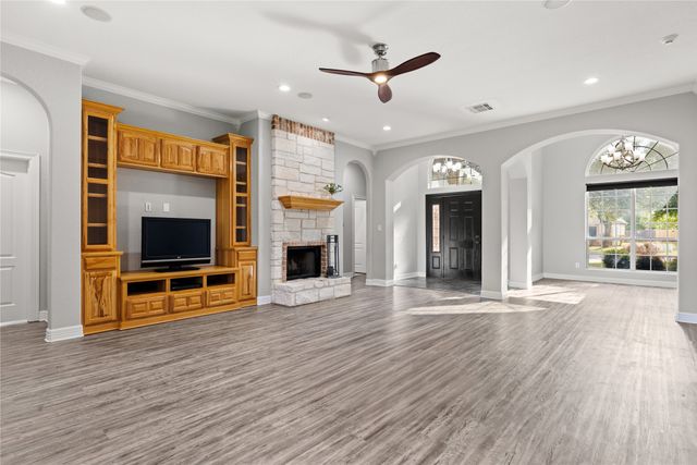 937 Queen Elizabeth Drive, Mcgregor, TX 76657