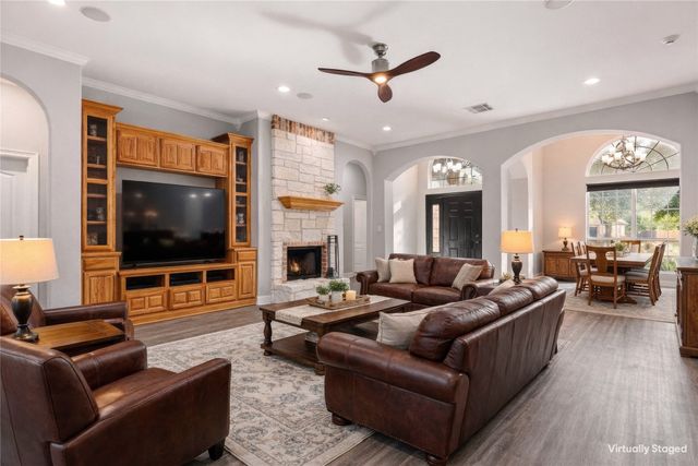 937 Queen Elizabeth Drive, Mcgregor, TX 76657