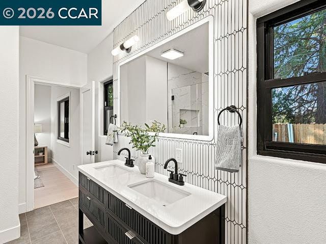 27 Crest Ave, Alamo, CA 94507