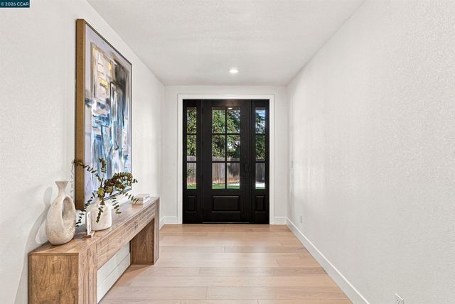 27 Crest Ave, Alamo, CA 94507