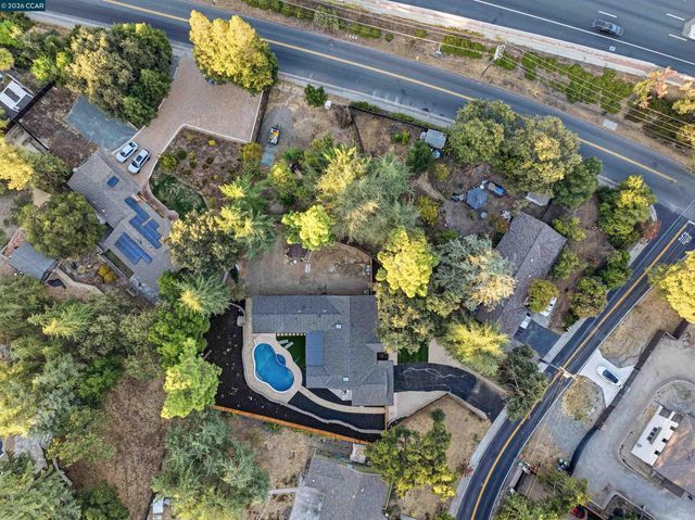 27 Crest Ave, Alamo, CA 94507