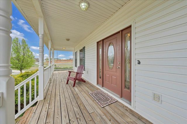 1064 Savanna Hills DR, Moneta, VA 24121