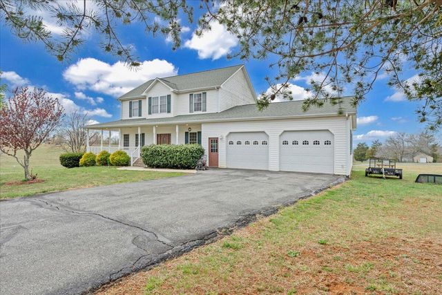 1064 Savanna Hills DR, Moneta, VA 24121