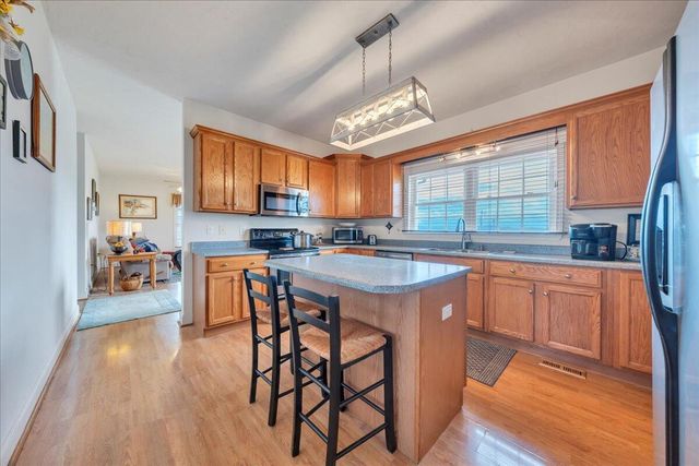 1064 Savanna Hills DR, Moneta, VA 24121