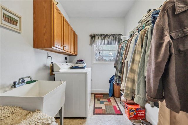 1064 Savanna Hills DR, Moneta, VA 24121