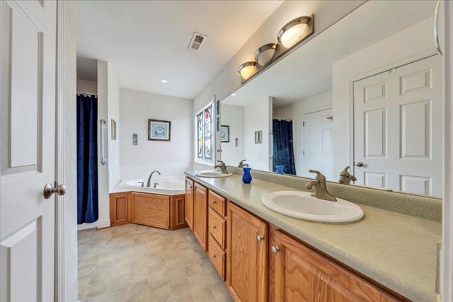 1064 Savanna Hills DR, Moneta, VA 24121