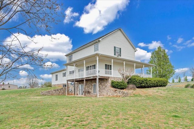 1064 Savanna Hills DR, Moneta, VA 24121