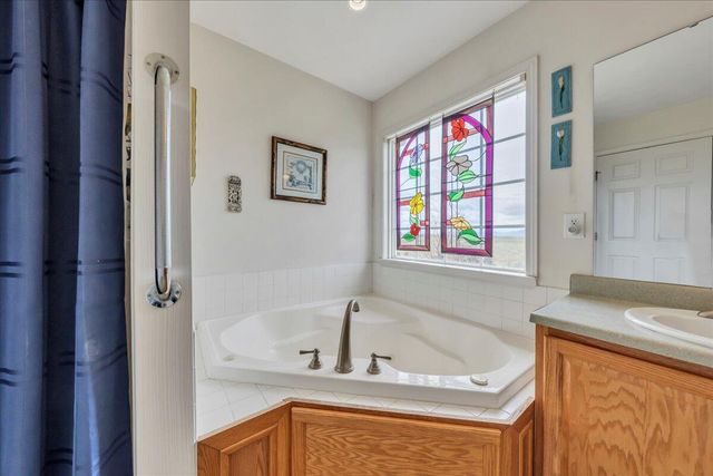 1064 Savanna Hills DR, Moneta, VA 24121