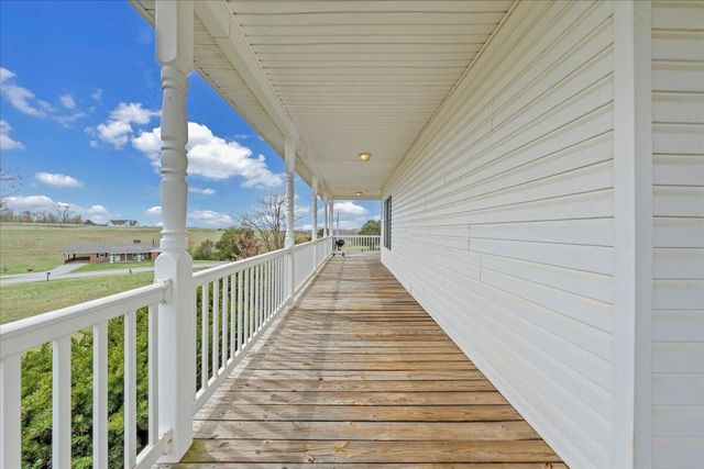 1064 Savanna Hills DR, Moneta, VA 24121