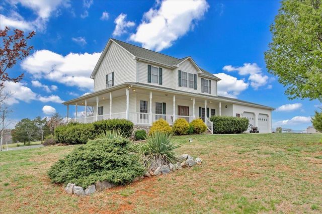 1064 Savanna Hills DR, Moneta, VA 24121