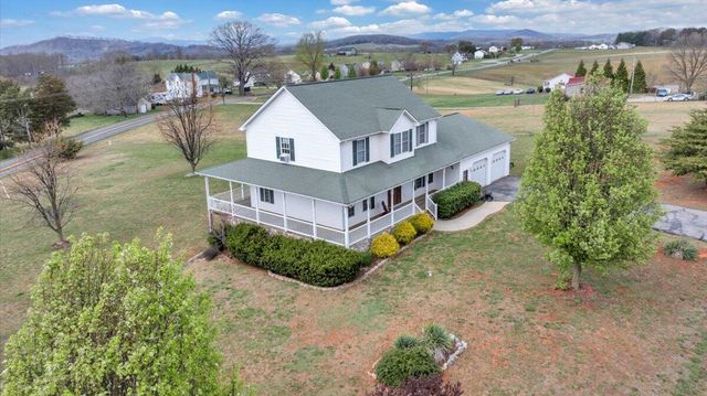 1064 Savanna Hills DR, Moneta, VA 24121