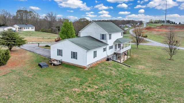 1064 Savanna Hills DR, Moneta, VA 24121