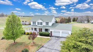 1064 Savanna Hills DR, Moneta, VA 24121