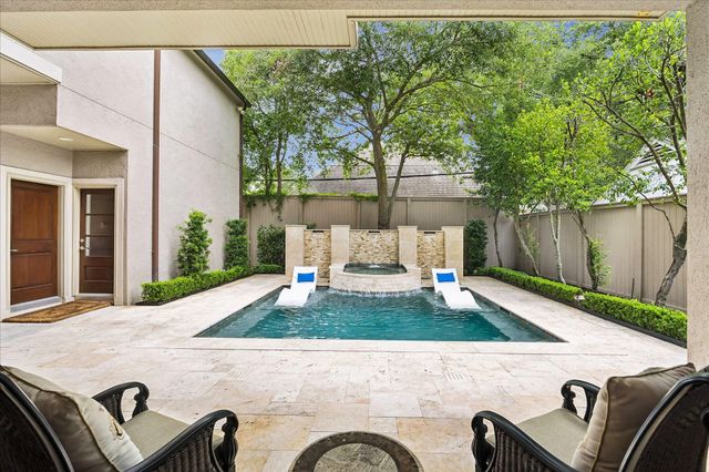 2242 Pelham Drive, Houston, TX 77019