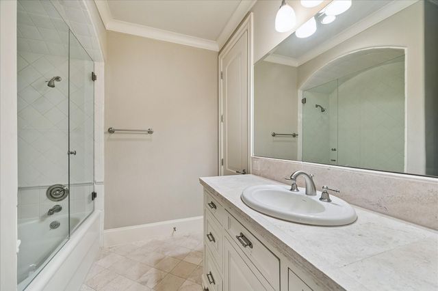 2242 Pelham Drive, Houston, TX 77019