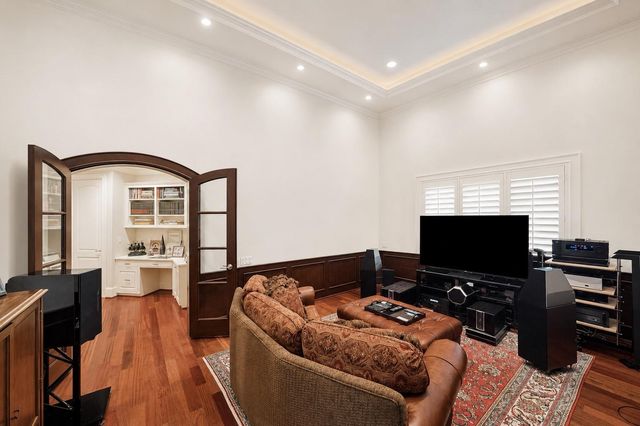 2242 Pelham Drive, Houston, TX 77019