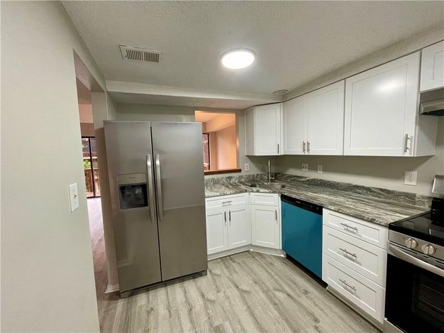 5806 Par Four Court, Lithonia, GA 30038