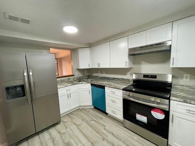 5806 Par Four Court, Lithonia, GA 30038