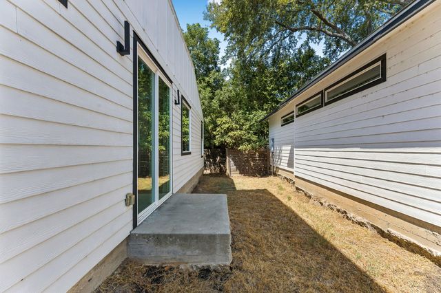 1130 Spur ST A, Austin, TX 78721
