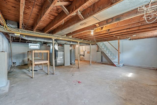 4 Hale, West Springfield, MA 01089