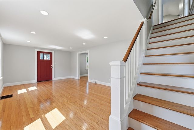 4 Hale, West Springfield, MA 01089