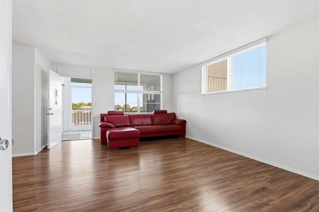 109 Paradise Harbour Blvd 415, North Palm Beach, FL 33408