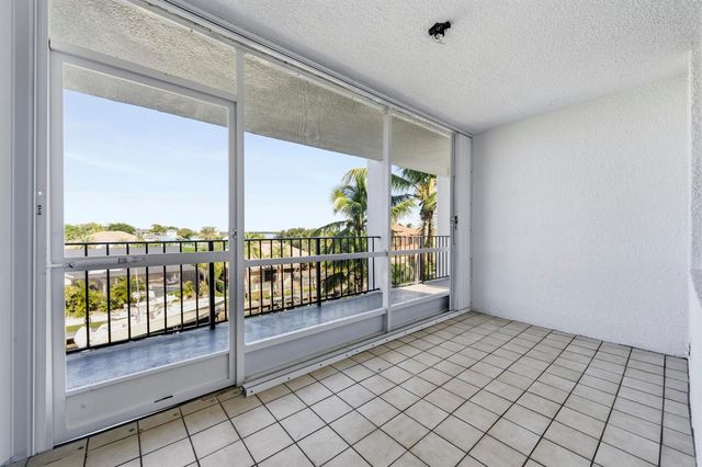 109 Paradise Harbour Blvd 415, North Palm Beach, FL 33408
