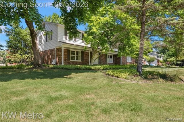 7036 Lindenmere Drive, Bloomfield Hills, MI 48301