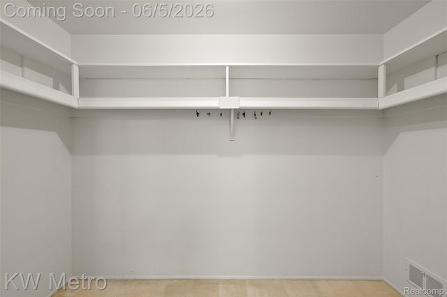 7036 Lindenmere Drive, Bloomfield Hills, MI 48301