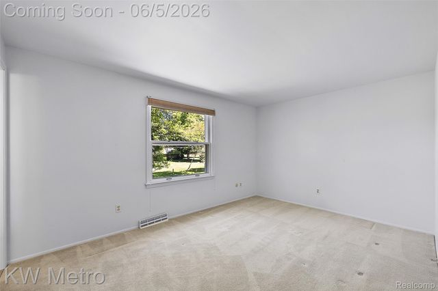 7036 Lindenmere Drive, Bloomfield Hills, MI 48301