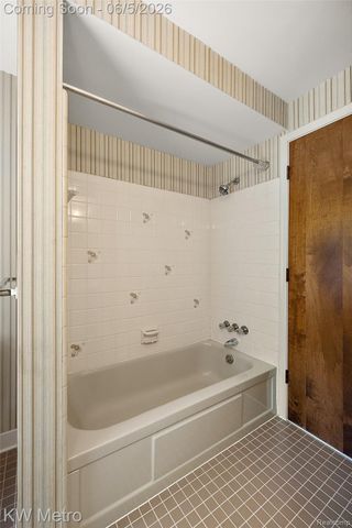 7036 Lindenmere Drive, Bloomfield Hills, MI 48301
