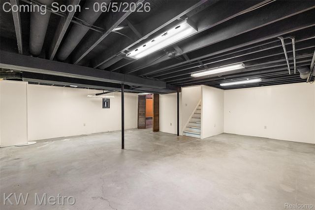 7036 Lindenmere Drive, Bloomfield Hills, MI 48301
