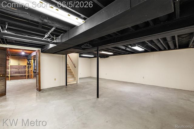 7036 Lindenmere Drive, Bloomfield Hills, MI 48301